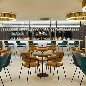 Courtyard By Marriott London Heathrow Airport Hotel