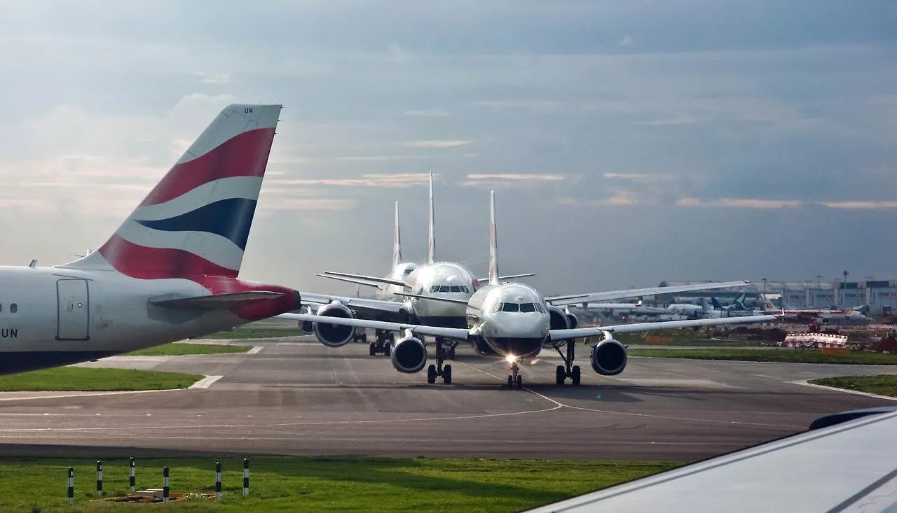 Sk Heathrow Hotel Хейс