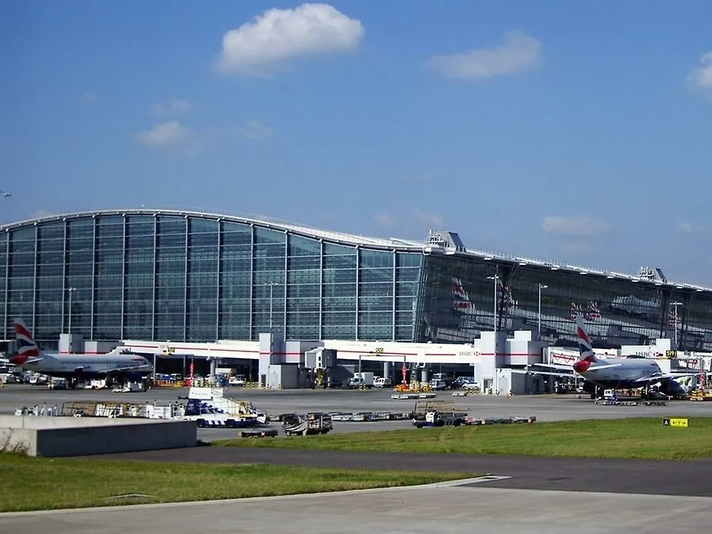 ***  Sk Heathrow Hotel Хейс Великобритания