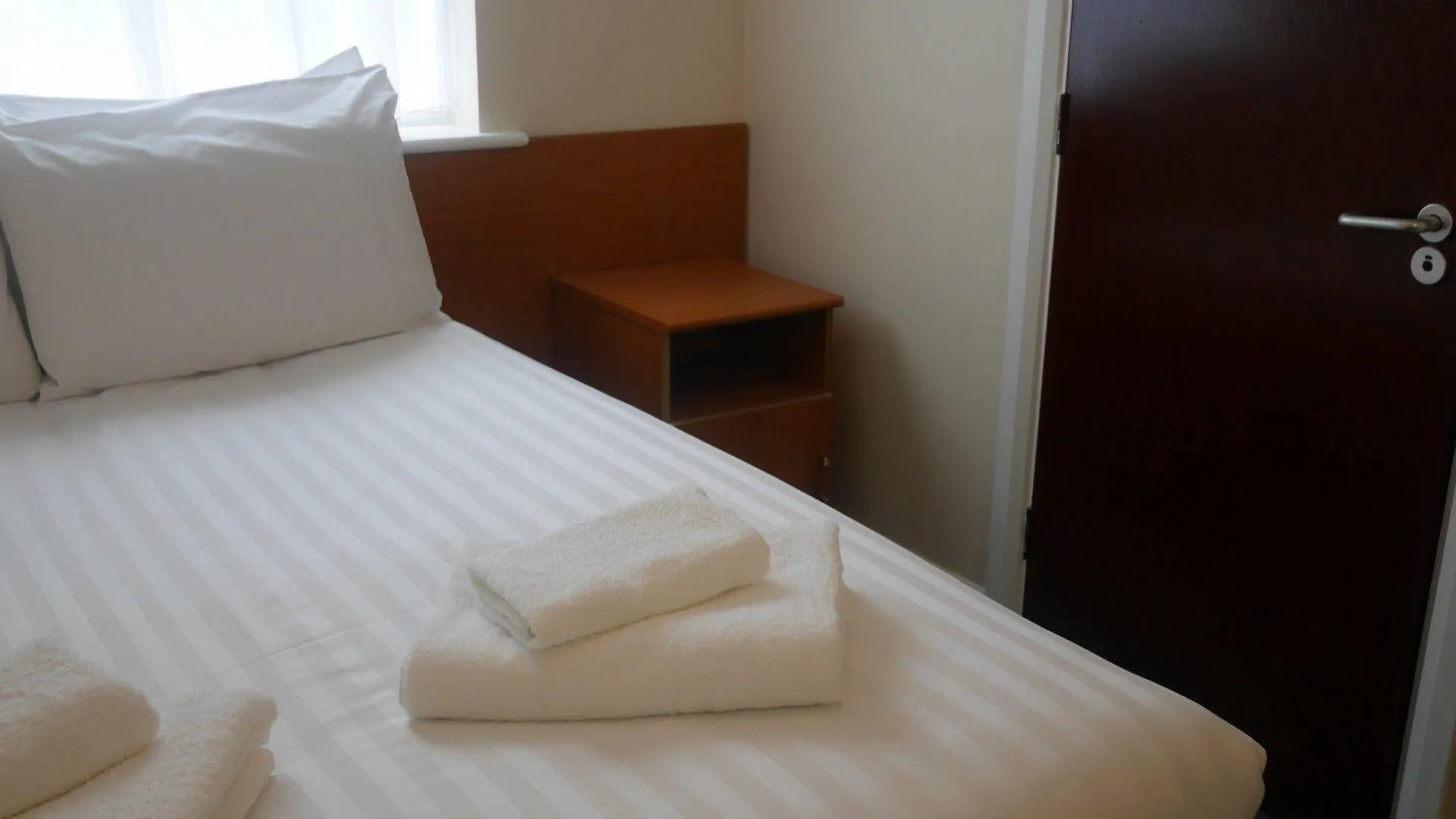 Sk Heathrow Hotel Хейс