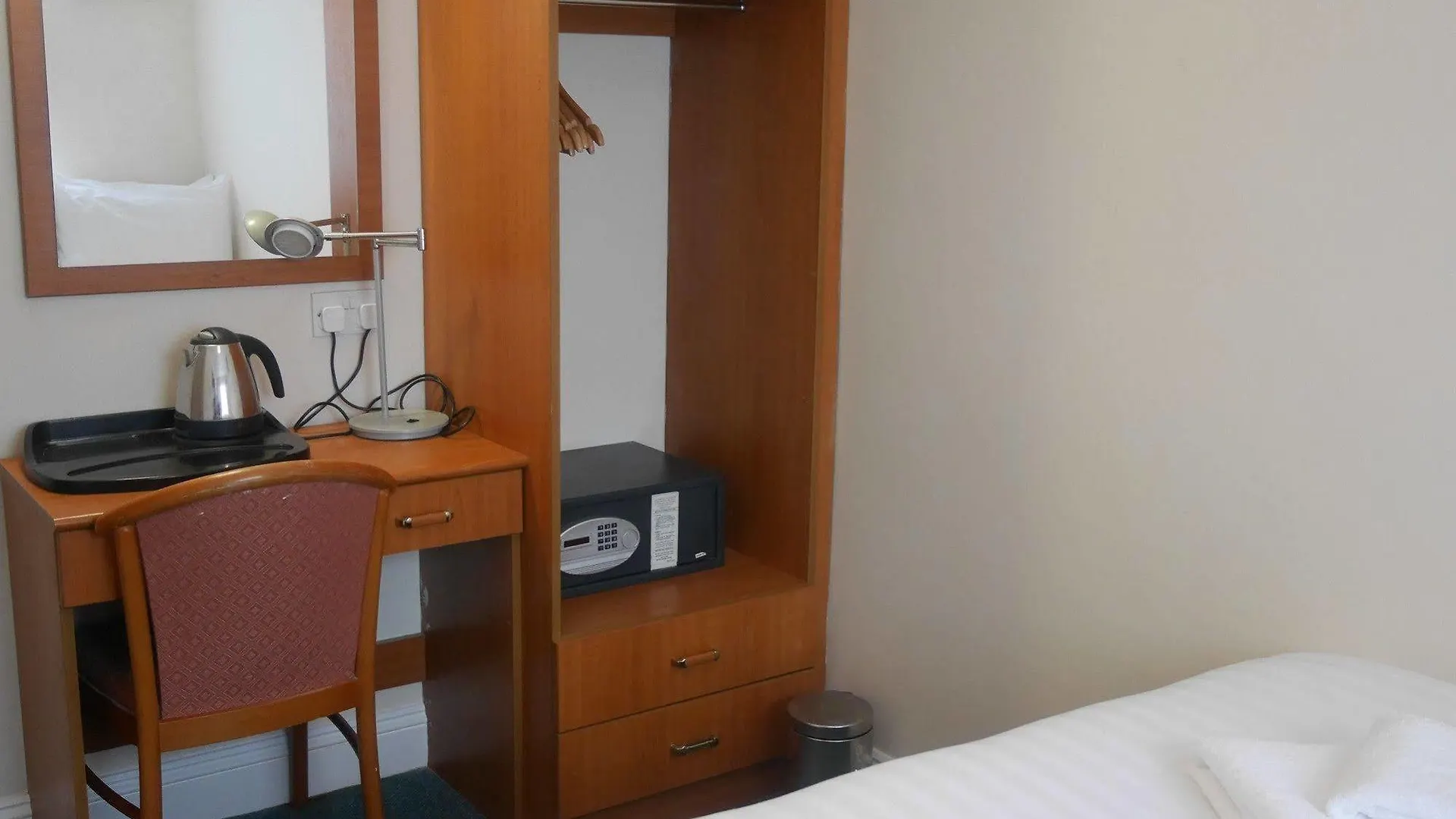 Sk Heathrow Hotel Хейс