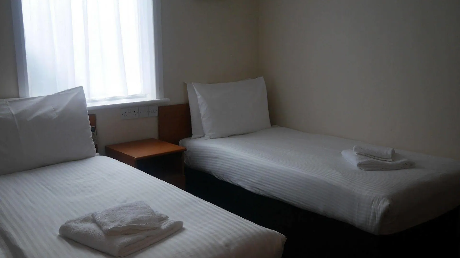 Sk Heathrow Hotel Хейс 3*,  Великобритания