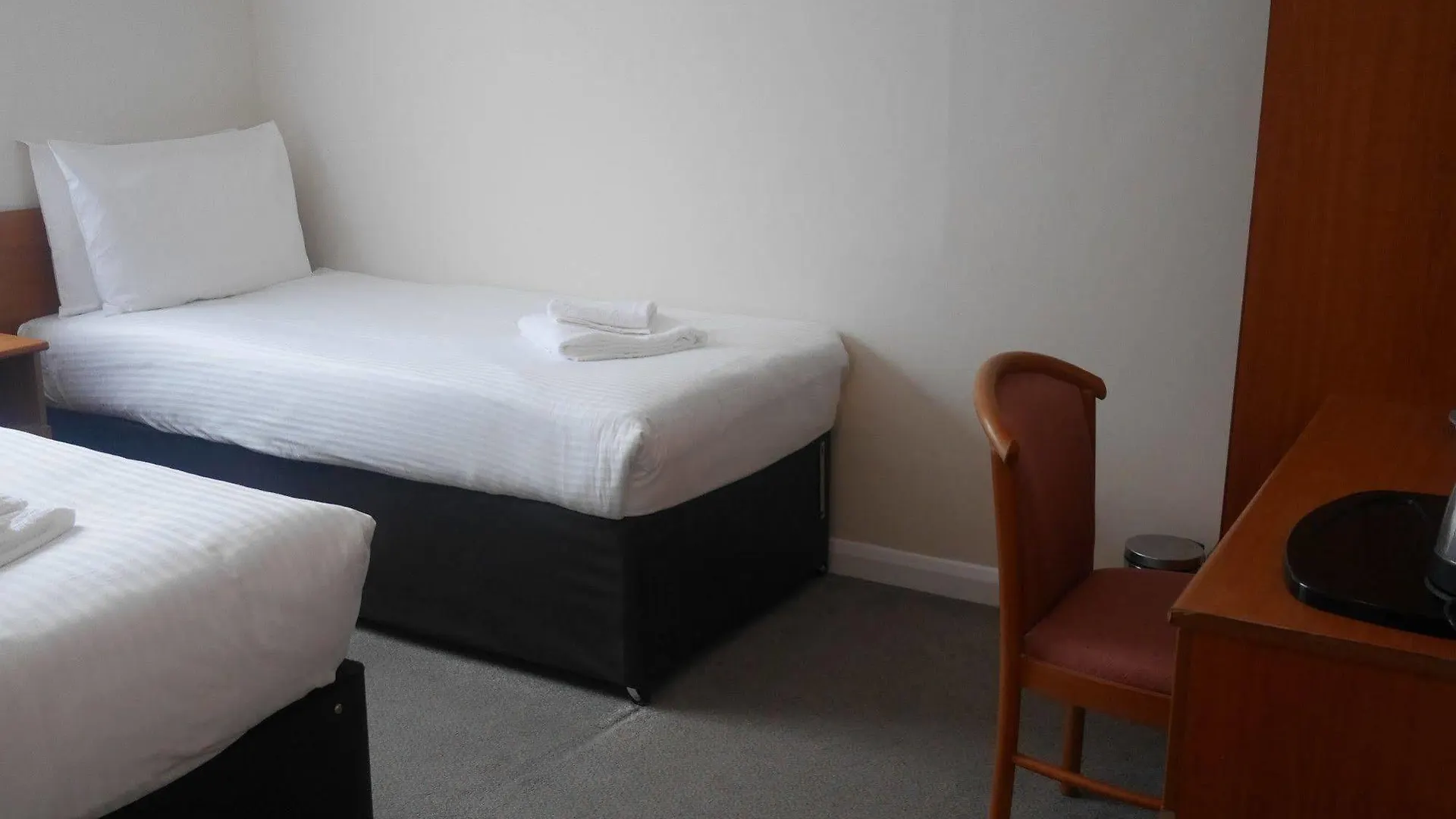 Sk Heathrow Hotel Хейс 3*,  Великобритания