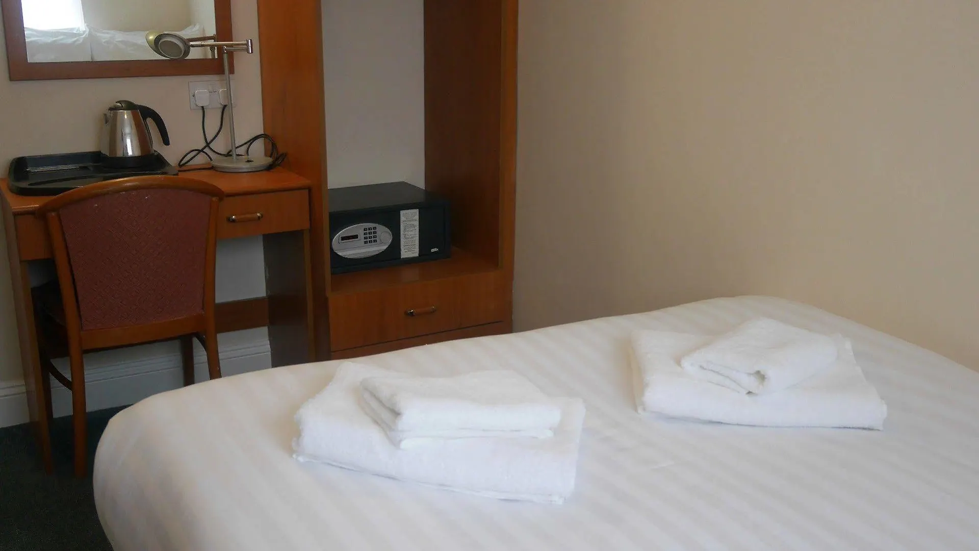 Sk Heathrow Hotel Хейс