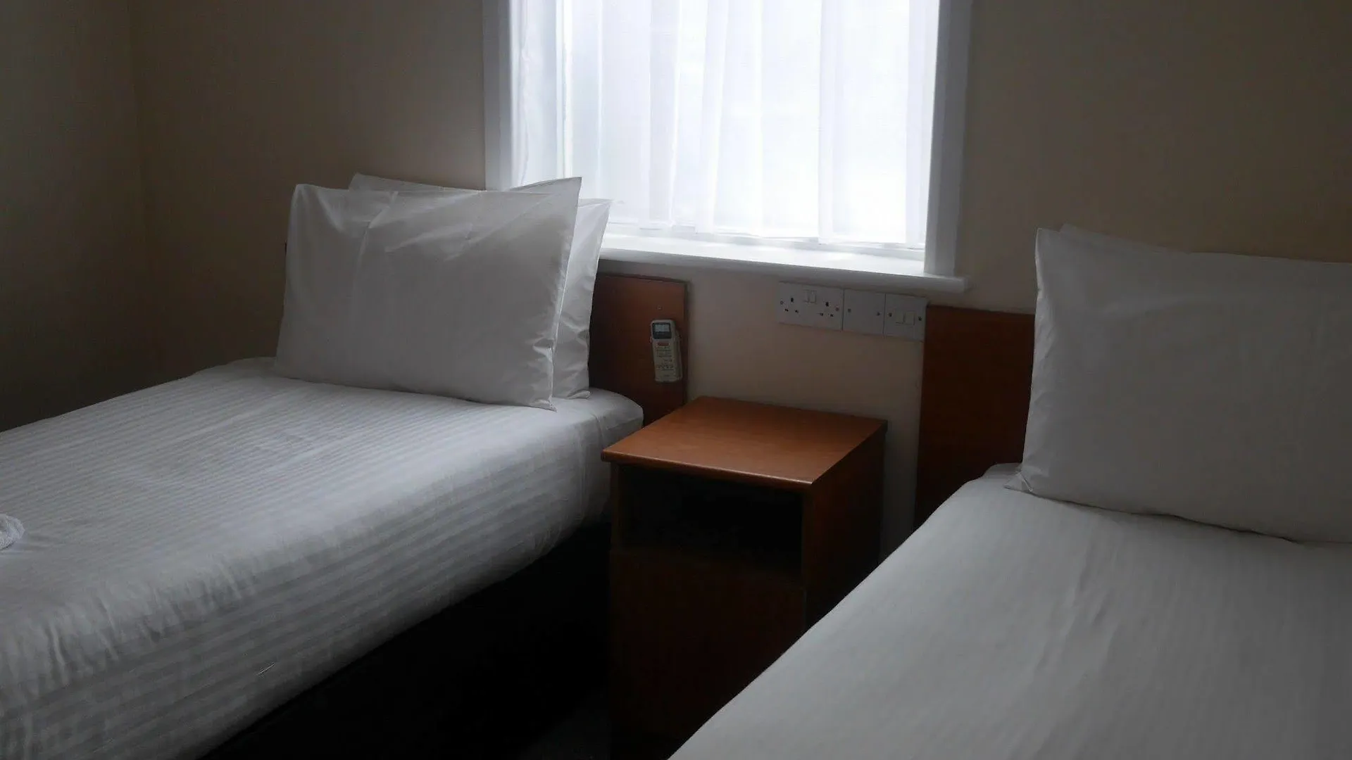***  Sk Heathrow Hotel Хейс Великобритания